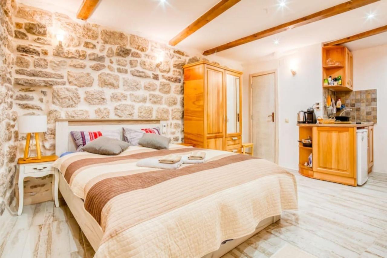 Kotor Bagus - Cozy Boutique Old Town Studio With Seaview Terrace Exterior photo